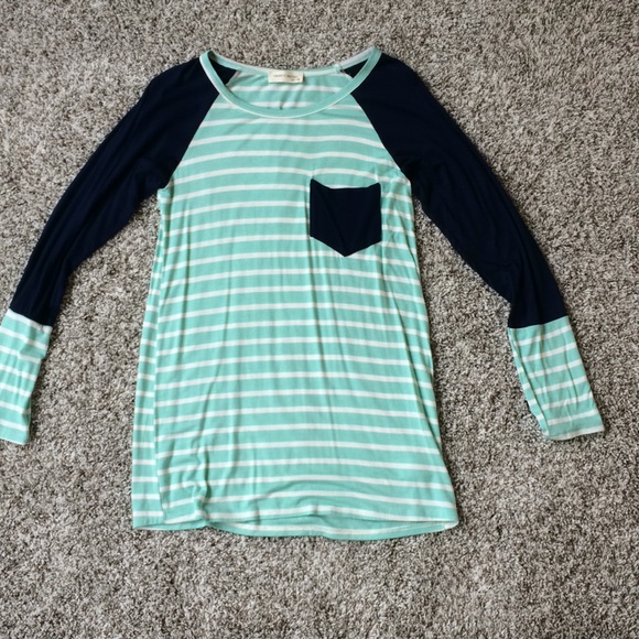 Twenty Second Tops - Top in excellent condition!